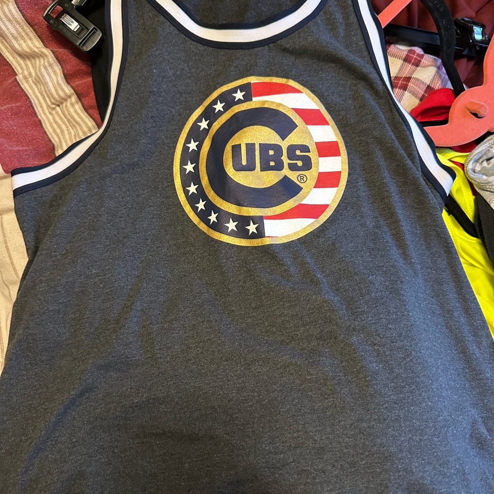 ISO!  Looking for this tank in a medium!!